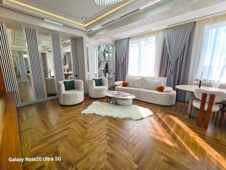 4-комн. новостройка - м. Кара Караев - 186 м²