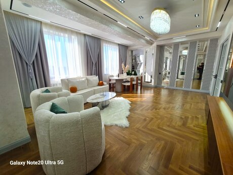 4-комн. новостройка - м. Кара Караев - 186 м²