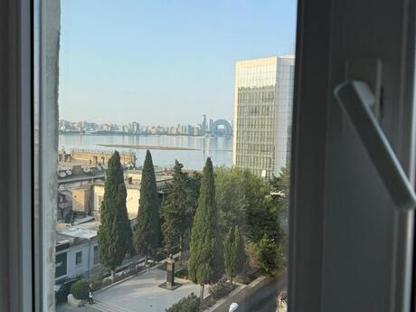 1 otaqlı köhnə tikili - Bayıl q. - 40 m²