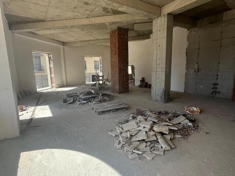 Obyekt - Ağ şəhər q. - 425 m²
