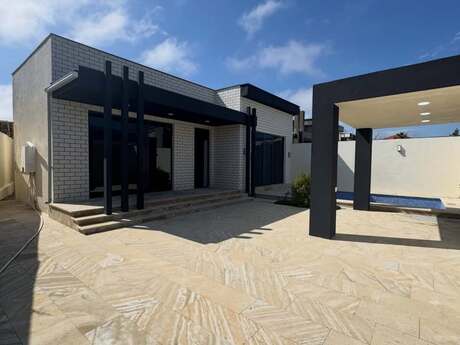 4 otaqlı həyət evi/bağ evi - Şüvəlan q. - 160 m²