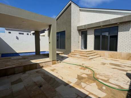 4 otaqlı həyət evi/bağ evi - Şüvəlan q. - 160 m²