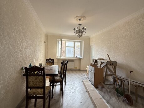 3 otaqlı köhnə tikili - Elmlər Akademiyası m. - 85 m²