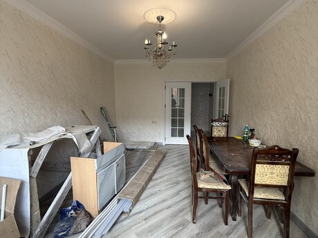 3 otaqlı köhnə tikili - Elmlər Akademiyası m. - 85 m²