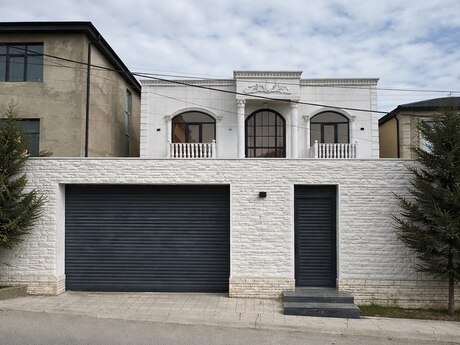 Satılır 8 otaqlı həyət evi/bağ evi 240 m², Badamdar q.