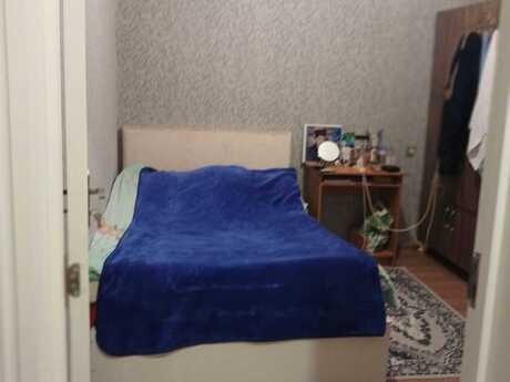 Satılır 3 otaqlı həyət evi/bağ evi 0.9 m², Əmircan q.