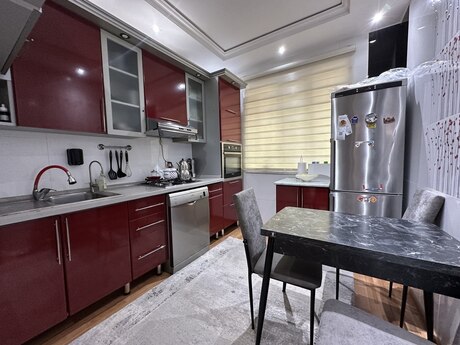 4 otaqlı həyət evi/bağ evi - Həzi Aslanov q. - 140 m²