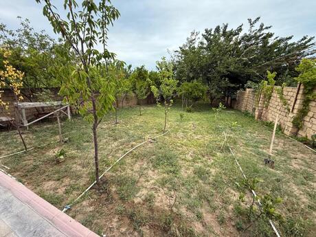6 otaqlı həyət evi/bağ evi - Novxanı q. - 200 m²