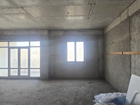 4 otaqlı yeni tikili - Nizami m. - 210 m²