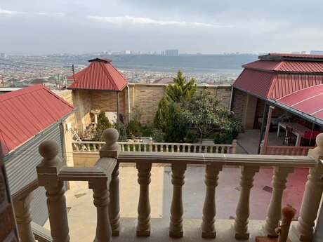 8 otaqlı həyət evi/bağ evi - Xocəsən m. - 330 m²