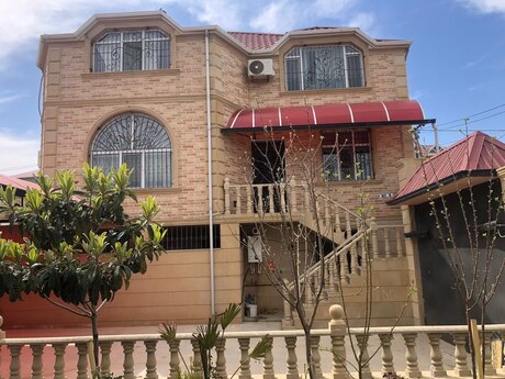 8 otaqlı həyət evi/bağ evi - Xocəsən m. - 330 m²