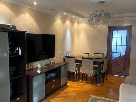 3 otaqlı köhnə tikili - Elmlər Akademiyası m. - 78 m²
