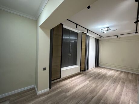 3 otaqlı köhnə tikili - Azadlıq Prospekti m. - 77 m²