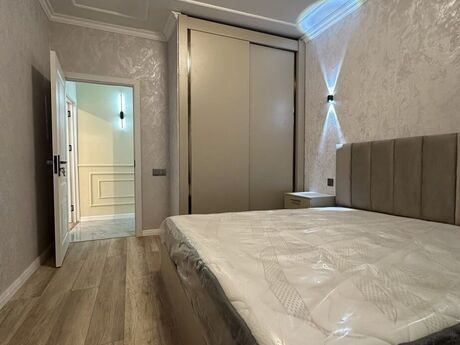 3 otaqlı köhnə tikili - Azadlıq Prospekti m. - 77 m²