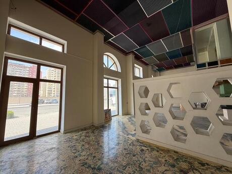Obyekt - Ağ şəhər q. - 320 m²