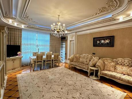 3-комн. новостройка - м. Иншаатчылар - 140 м²