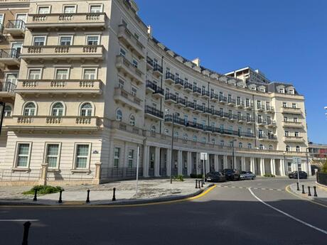 Elan №6004113 - Bakı, Ağ şəhər q., 4 otaqlı, 262 m², 3/7 mərtəbə