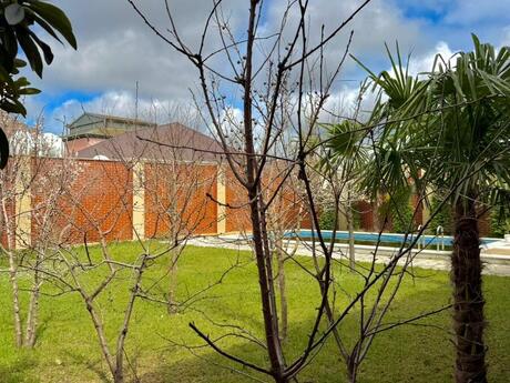 House with Garden, Villa For Sale