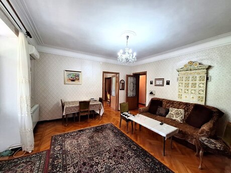 4 otaqlı köhnə tikili - 28 May m. - 110 m²