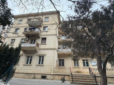 2 otaqlı köhnə tikili - Bayıl q. - 60 m²