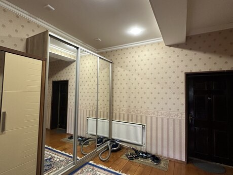 3-комнатная квартира, 140 м², İnşaatçılar: 355 000 ₼ 3