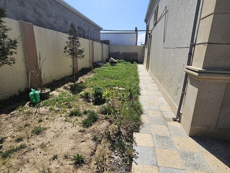 4 otaqlı həyət evi/bağ evi - Şüvəlan q. - 150 m²