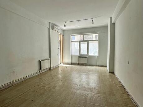 Obyekt - Elmlər Akademiyası m. - 250 m²