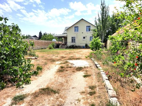 6 otaqlı həyət evi/bağ evi - Novxanı q. - 220 m²