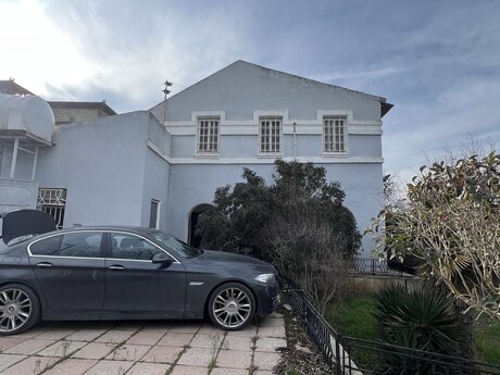 6 otaqlı həyət evi/bağ evi - Şüvəlan q. - 200 m²