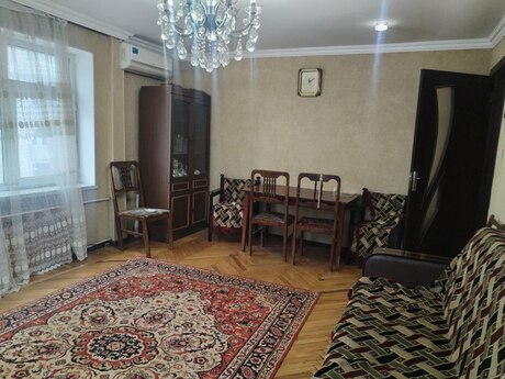Продаётся 2-комнатная квартира в старом фонде, İnşaatçılar, 58 м², 158 000 AZN, фото 2 / 9