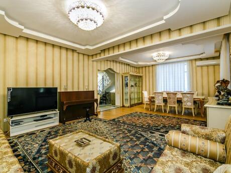 9 otaqlı həyət evi/bağ evi - Gənclik m. - 720 m²