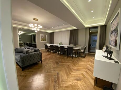 Kirayə 4 otaqlı mənzil, 220 m², Şokolad Tower: 3 500 ₼/ay 2
