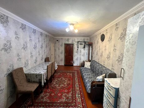 2 otaqlı köhnə tikili - Elmlər Akademiyası m. - 45 m²