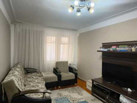 2 otaqlı köhnə tikili - Elmlər Akademiyası m. - 50 m²