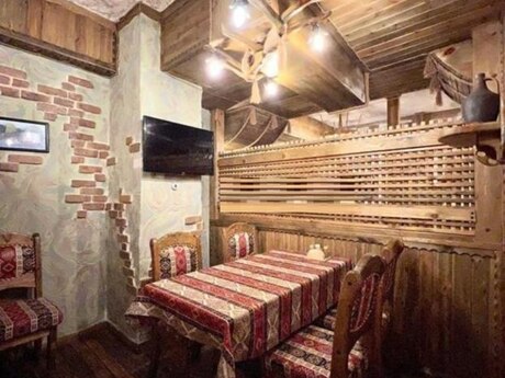 Obyekt - İnşaatçılar m. - 210 m²