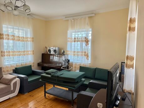 3 otaqlı həyət evi/bağ evi - Novxanı q. - 90 m²