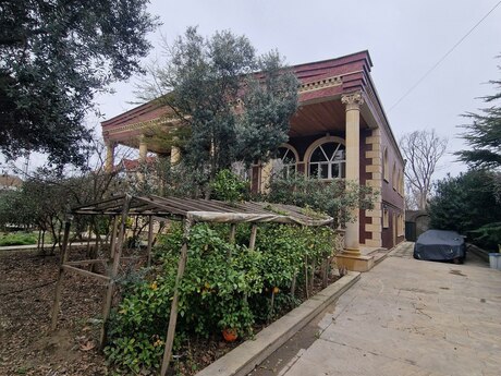 6 otaqlı həyət evi/bağ evi - Zabrat q. - 200 m²
