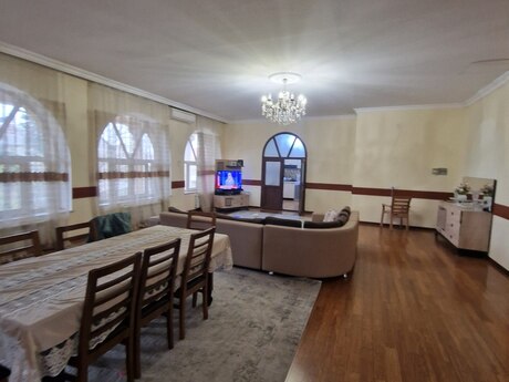 6 otaqlı həyət evi, 200 m², Zabrat: 650 000 ₼ 5