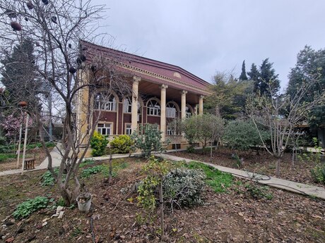 6 otaqlı həyət evi/bağ evi - Zabrat q. - 200 m²