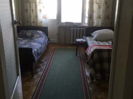 4 otaqlı köhnə tikili - Bakıxanov q. - 100 m²