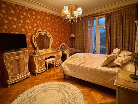 4 otaqlı köhnə tikili - 28 May m. - 100 m²