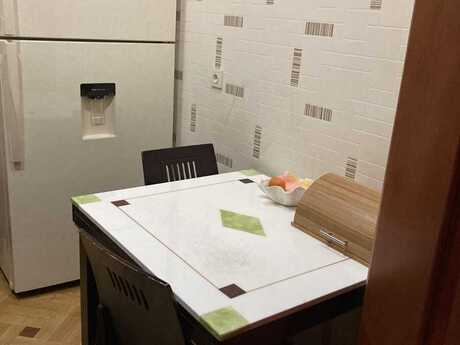 2-room apartment, 51 m², 8 Noyabr: 200 000 ₼ 5