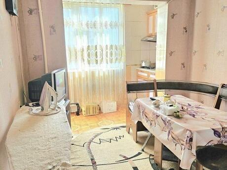 2 otaqlı köhnə tikili - Yeni Günəşli q. - 60 m²