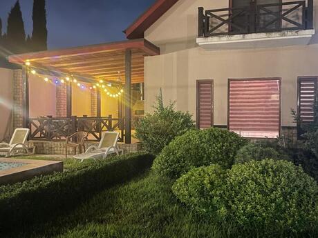 5 otaqlı həyət evi/bağ evi - Buzovna q. - 200 m²