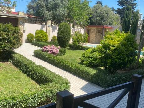 5 otaqlı həyət evi/bağ evi - Buzovna q. - 200 m²