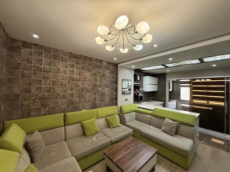2-комн. новостройка - м. 8 ноября - 68 м²