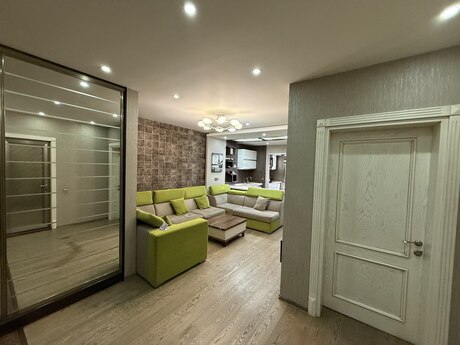 2-комн. новостройка - м. 8 ноября - 68 м²