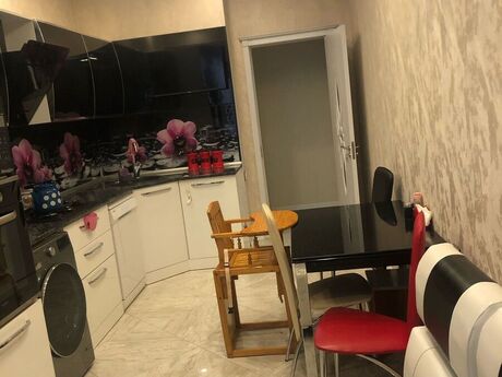 4 otaqlı yeni tikili - İnşaatçılar m. - 150 m²