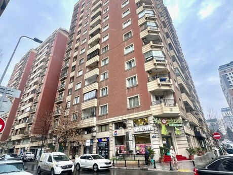 Объявление №6005481 - Баку, м. 28 мая, 18-комн., 700 м²