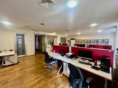 18 otaqlı ofis - 28 May m. - 700 m²